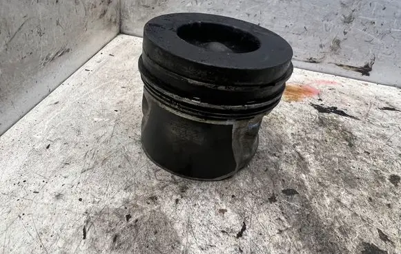 Piston