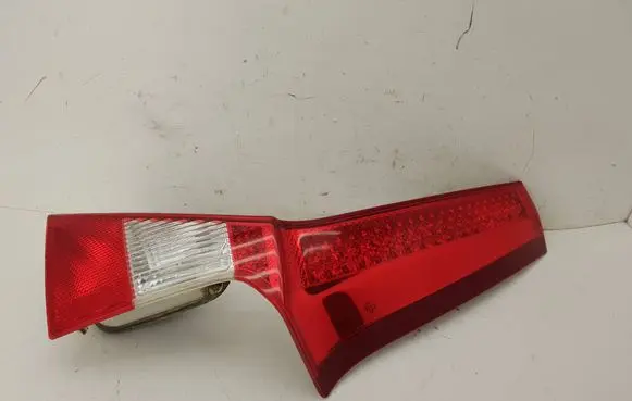 Volvo XC70 Tailgate rear/tail lights 30678548 30678546
