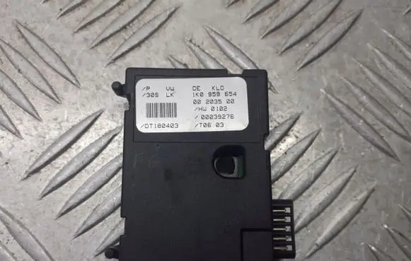 Audi A3 S3 8P Steering angle sensor 1K0959654
