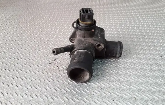 Volkswagen Sharan Engine coolant pipe/hose 028121132A