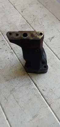 Mercedes-Benz ML W164 Engine mounting bracket