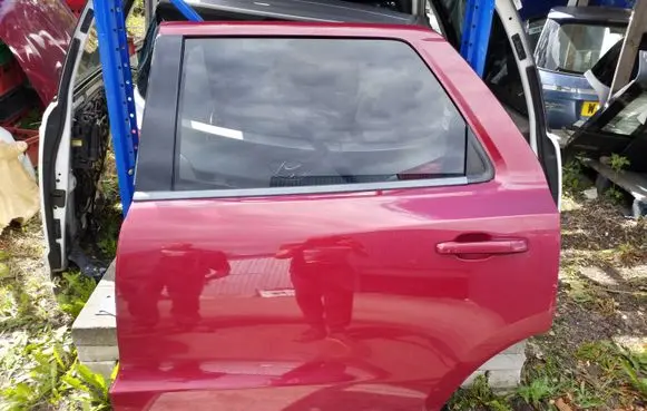 Dodge Durango Rear door