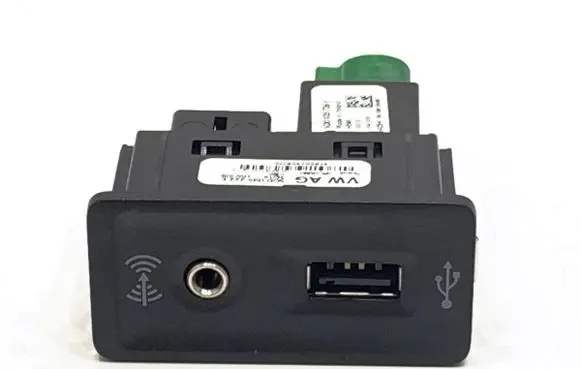 Volkswagen PASSAT B8 USB socket connector 5G0035222E