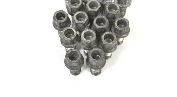 Volkswagen Golf VI Nuts/bolts 