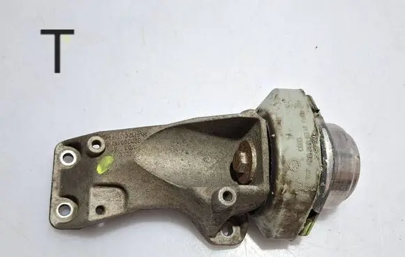 Audi A4 S4 B7 8E 8H Gearbox mounting bracket 8E0399114