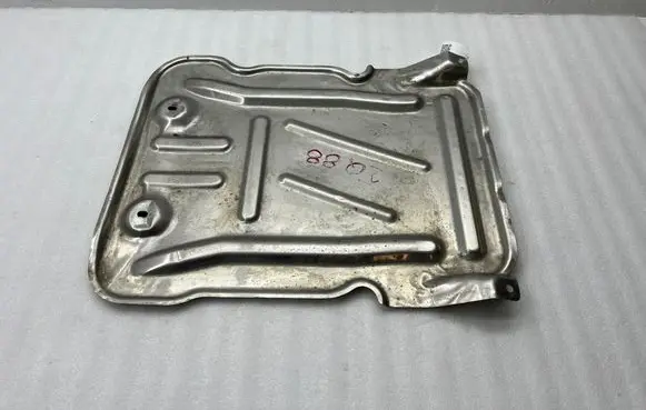 Audi Q2 - Engine splash shield/under tray 500825230