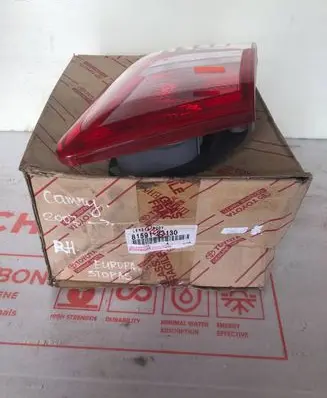 Toyota Camry Tailgate rear/tail lights 8159133130