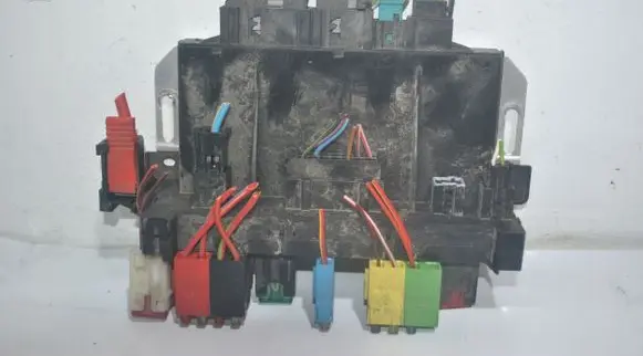 Mercedes-Benz S W220 Fuse module A0205451932