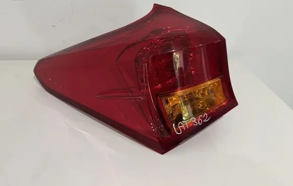 Toyota Auris E180 Rear/tail lights 81561-02710