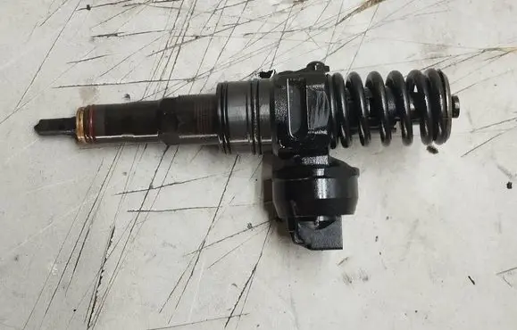 Audi A4 S4 B7 8E 8H Fuel injector 0414720314