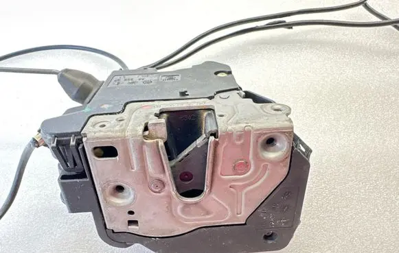 Mercedes-Benz CLK A209 C209 Front door lock 209720013507