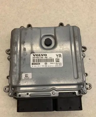 Volvo V70 Engine control unit/module 0281012765 1039S18372 30785100B