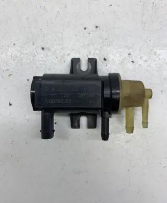 Mercedes-Benz E W212 Turbo solenoid valve A0071531428 70078203