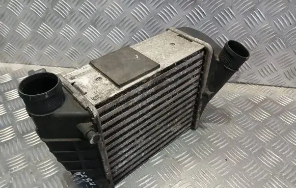 Audi A4 S4 B7 8E 8H Intercooler air channel guide 8E0145806L