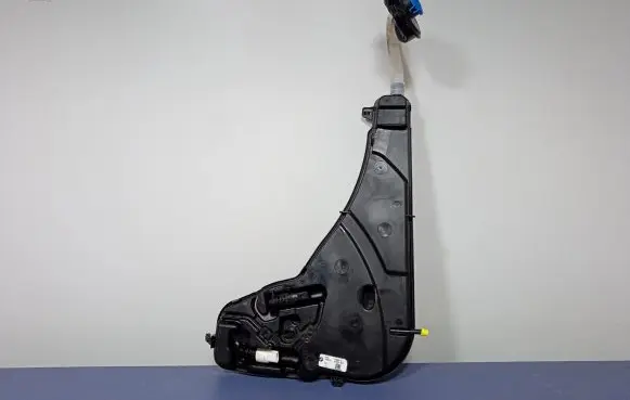 BMW X5 G05 Windshield washer fluid reservoir/tank 7499828