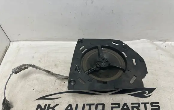 Volvo XC70 Front door high frequency speaker 3533909 06W13 CDV5A