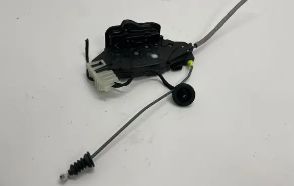 Mercedes-Benz GLA H247 Rear door lock A0997303101