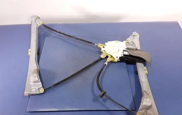 Renault Laguna III Front door window regulator with motor 807010002R
