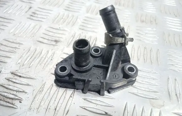 Nissan Note (E11) Engine coolant pipe/hose