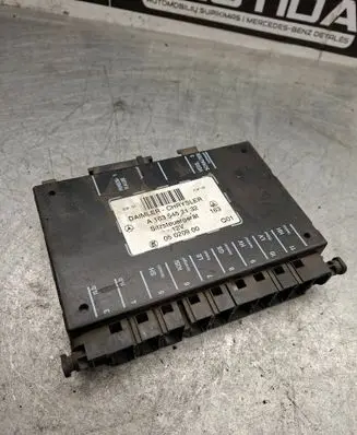 Mercedes-Benz ML W163 Seat control module A1635452132 05020900