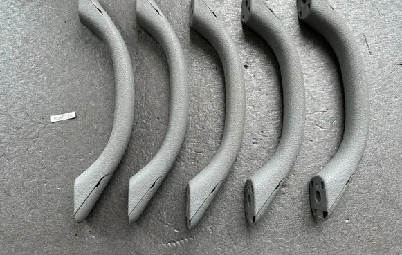 Nissan Patrol Y60 A set of handles for the ceiling 7394032J01
