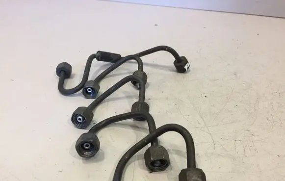 Renault Megane II Fuel injector supply line/pipe 