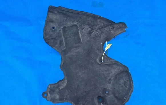BMW 5 G30 G31 G38 Heat shield in engine bay 8574043