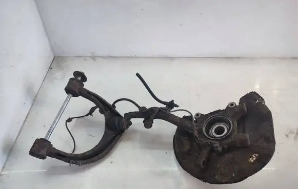 Toyota Land Cruiser (J120) Front wheel hub 