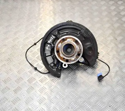 Mercedes-Benz A W176 Rear wheel hub 2460406 A2464230520