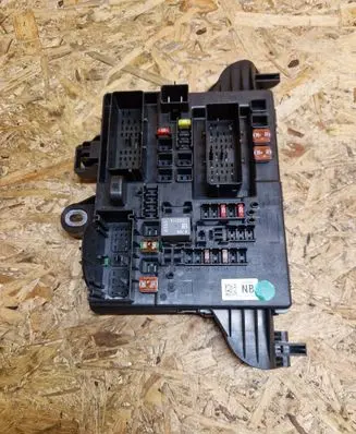Opel Insignia A SAM control unit 13277318 23431508914