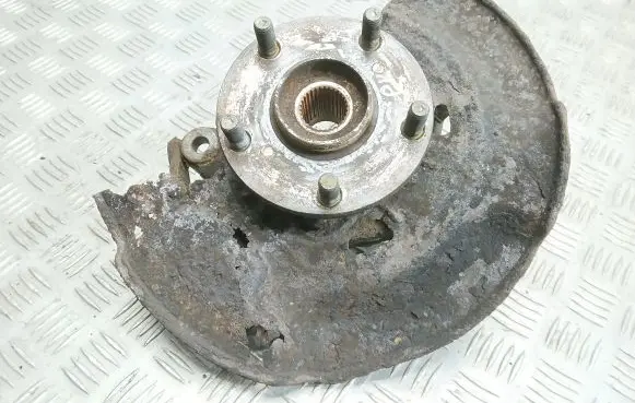 Toyota Avensis T270 Front wheel hub spindle knuckle