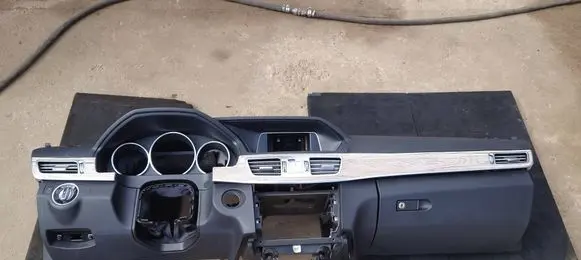 Mercedes-Benz E W212 Dashboard A2126804687 A2128603002 A2128600902