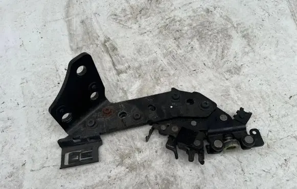 Ford Grand C-MAX Sliding door lower roller guide/hinge AM51U25001AH