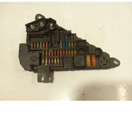 BMW 5 E60 E61 Fuse module 6906603