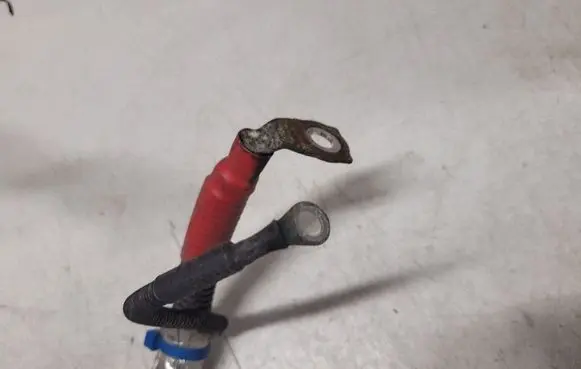 BMW 1 E81 E87 Positive cable (battery) 779800904 562858 E5964W