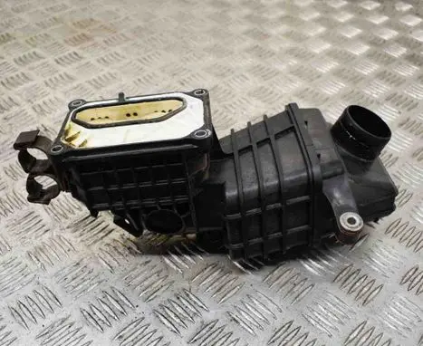 Volkswagen PASSAT B6 Other engine bay part 03C145755J