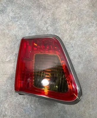 Toyota Avensis T270 Tailgate rear/tail lights 8159005100 H89500217