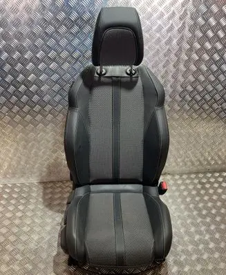 Peugeot 2008 II Front passenger seat PK19831