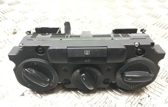 Volkswagen Golf V Climate control unit
