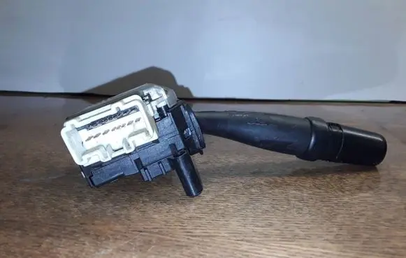 Toyota Avensis T250 Indicator stalk 8414005110