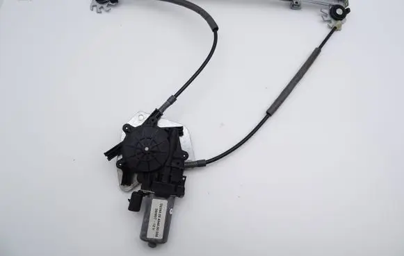 Renault Clio II Front door window regulator with motor D239805454500008