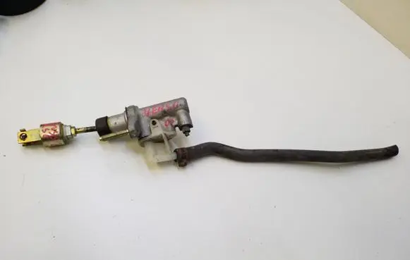 Toyota Avensis Verso Master brake cylinder OEM