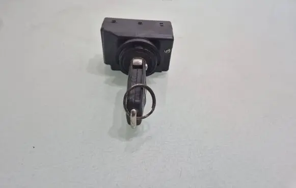 Volkswagen Touareg I Ignition lock 3DO905865H