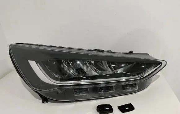 Ford Focus Headlight/headlamp nx7b-13E014-CF