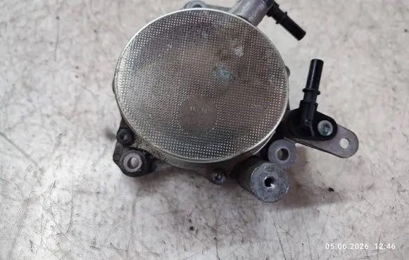 Ford Kuga II Vacuum pump 9673836180