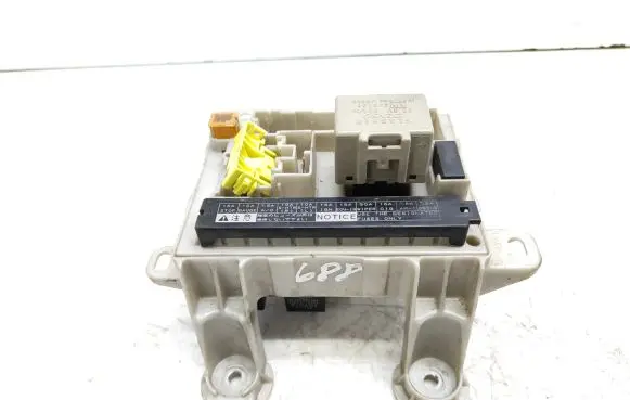 Toyota Previa (XR30, XR40) II Fuse module