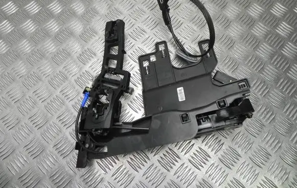 Loading door lock