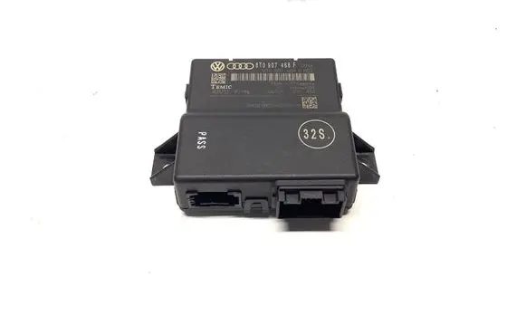 Audi A4 S4 B8 8K Gateway control module 8T0907468F