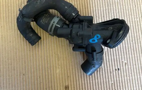 Thermostat/thermostat housing