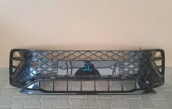 Volkswagen Tiguan Front bumper 571853677B